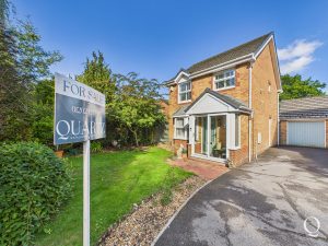 Twin Oaks Close, Broadstone